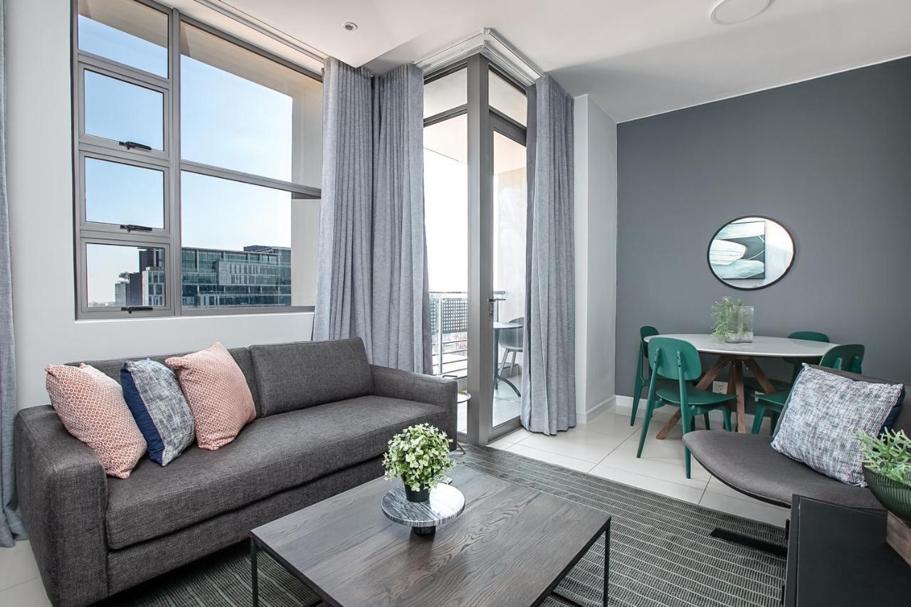 The Median Serviced Apartment Collection Johannesburgo Exterior foto
