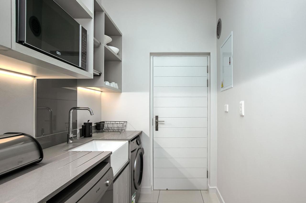 The Median Serviced Apartment Collection Johannesburgo Exterior foto